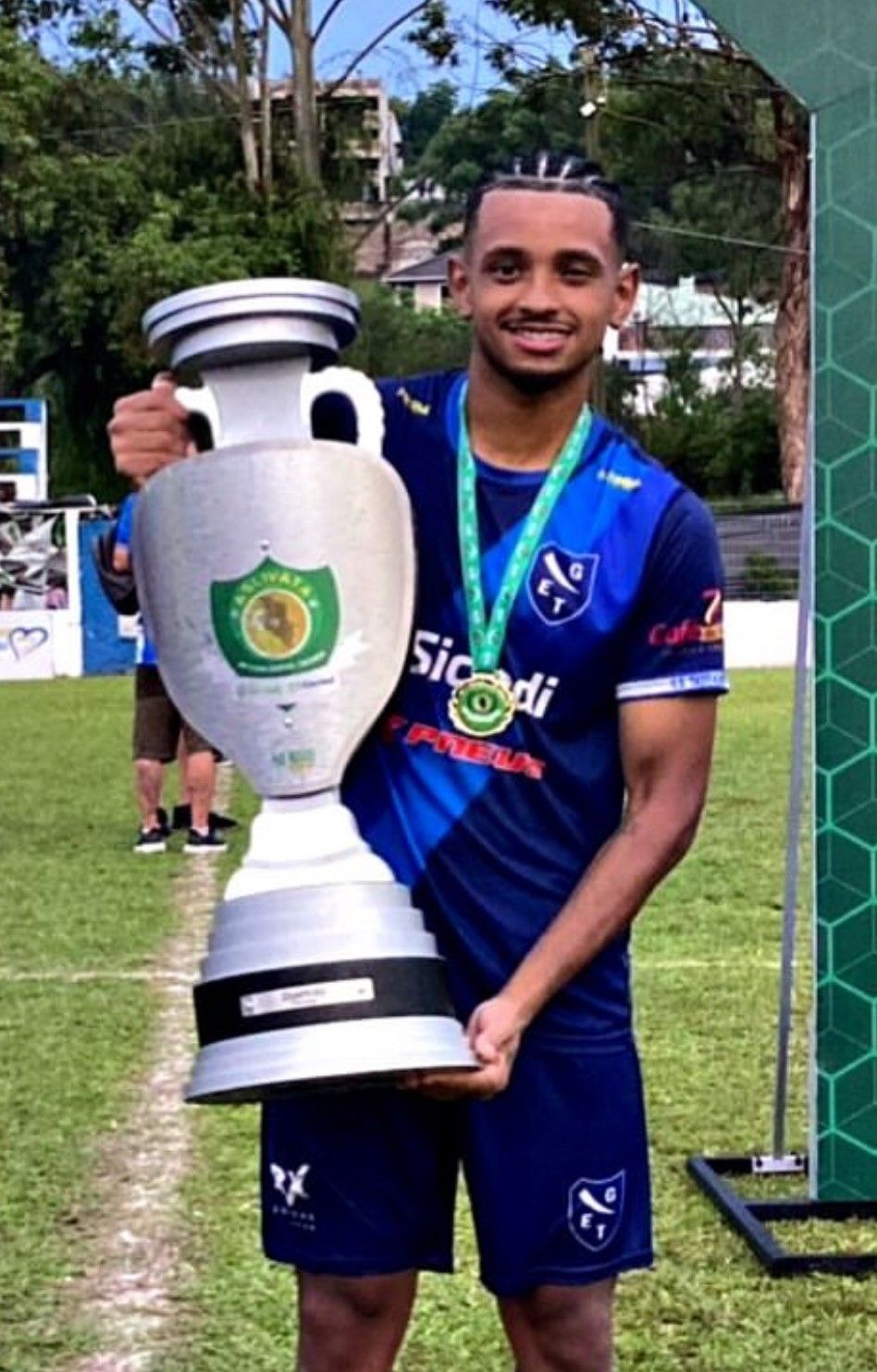 YURI DA SILVA AQUINO