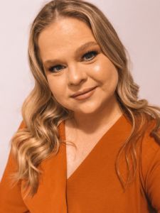 JULIA MUTZENBERG ZIRBES